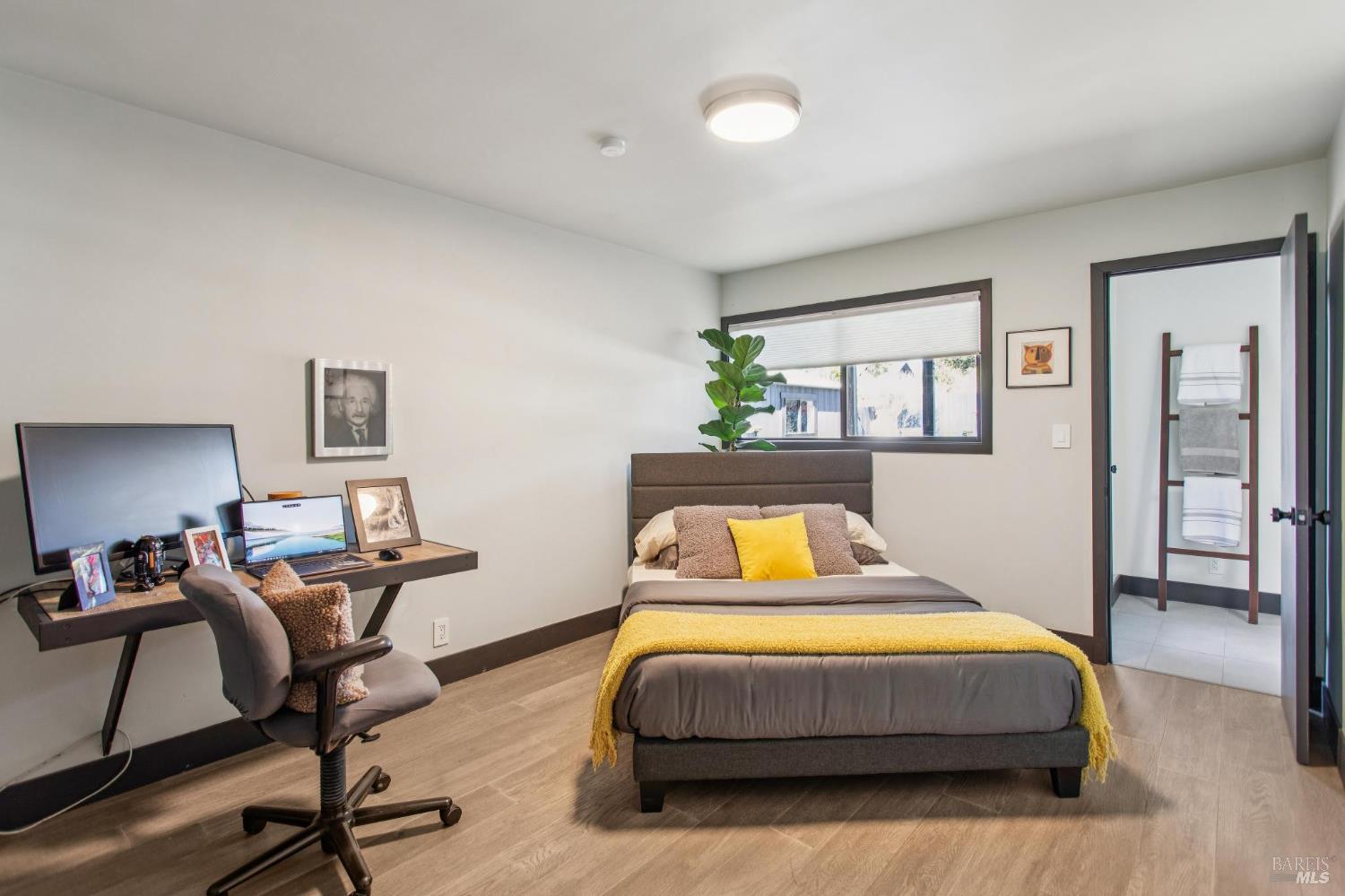 Detail Gallery Image 13 of 25 For 2100 Center Rd, Novato,  CA 94947 - 4 Beds | 3 Baths