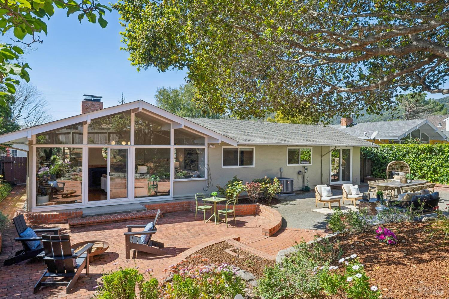 Detail Gallery Image 63 of 81 For 212 Blackstone Dr, San Rafael,  CA 94903 - 3 Beds | 2 Baths