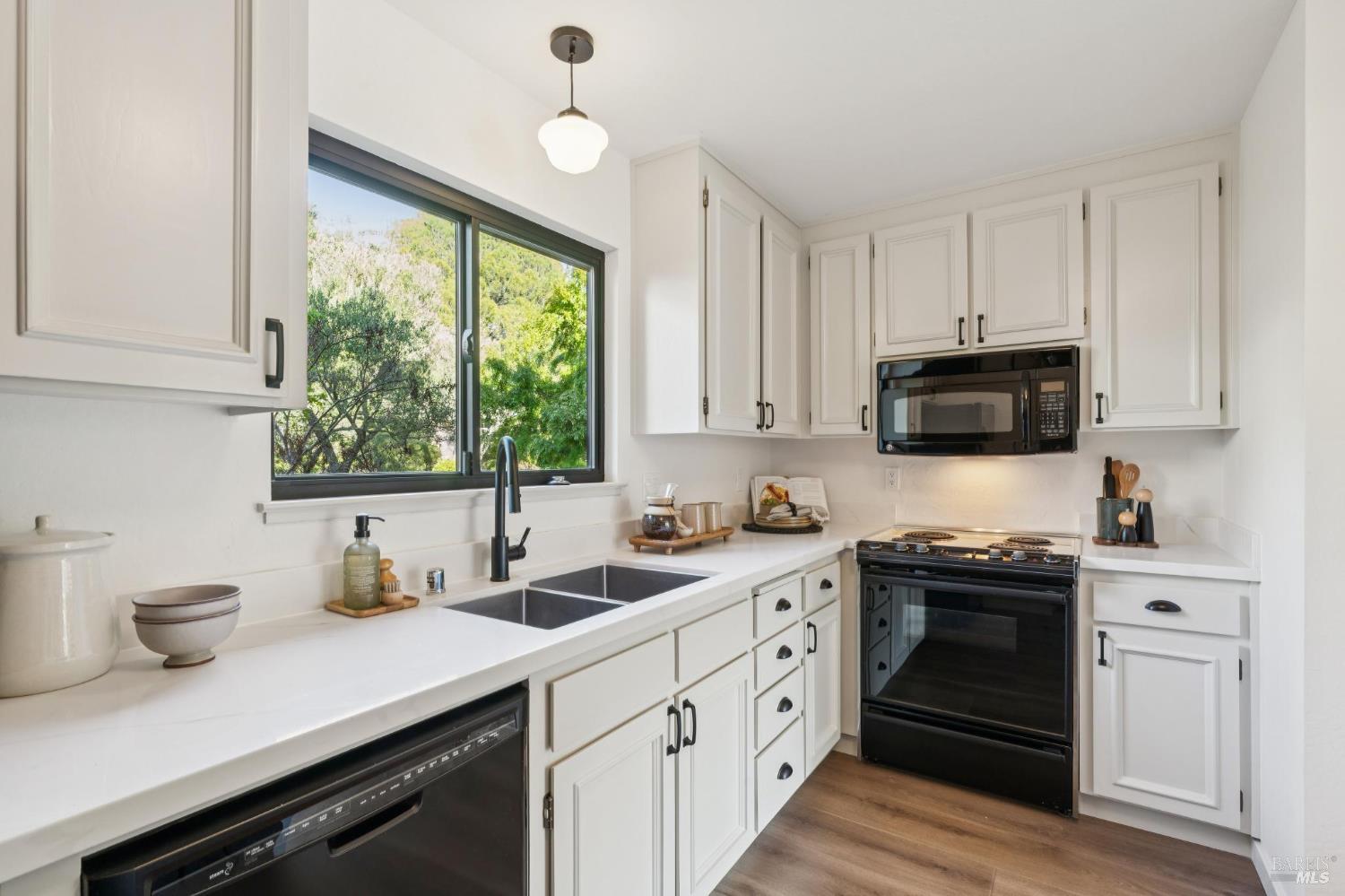 Detail Gallery Image 16 of 39 For 55 Corte Real Unkn #22,  Greenbrae,  CA 94904 - 3 Beds | 2/1 Baths