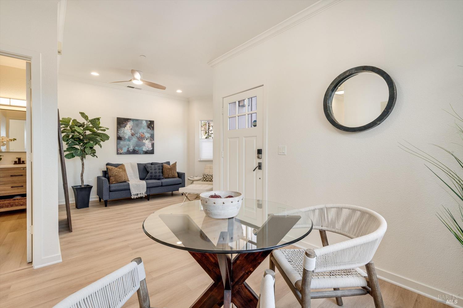 Detail Gallery Image 16 of 38 For 156 Valley Oak Dr, Napa,  CA 94558 - – Beds | – Baths