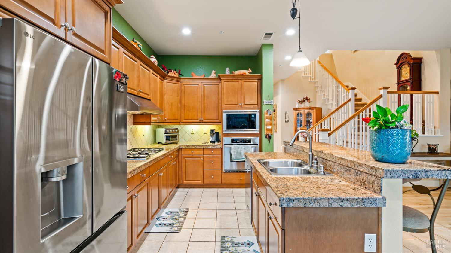 Detail Gallery Image 8 of 34 For 112 Zinfandel Ct, Cloverdale,  CA 95425 - 4 Beds | 2/1 Baths