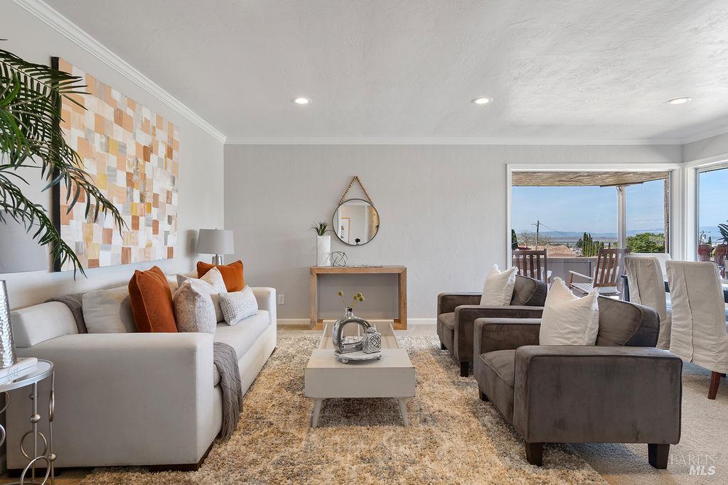 Detail Gallery Image 7 of 62 For 401 Valle Vista Ave, Vallejo,  CA 94590 - 4 Beds | 3 Baths