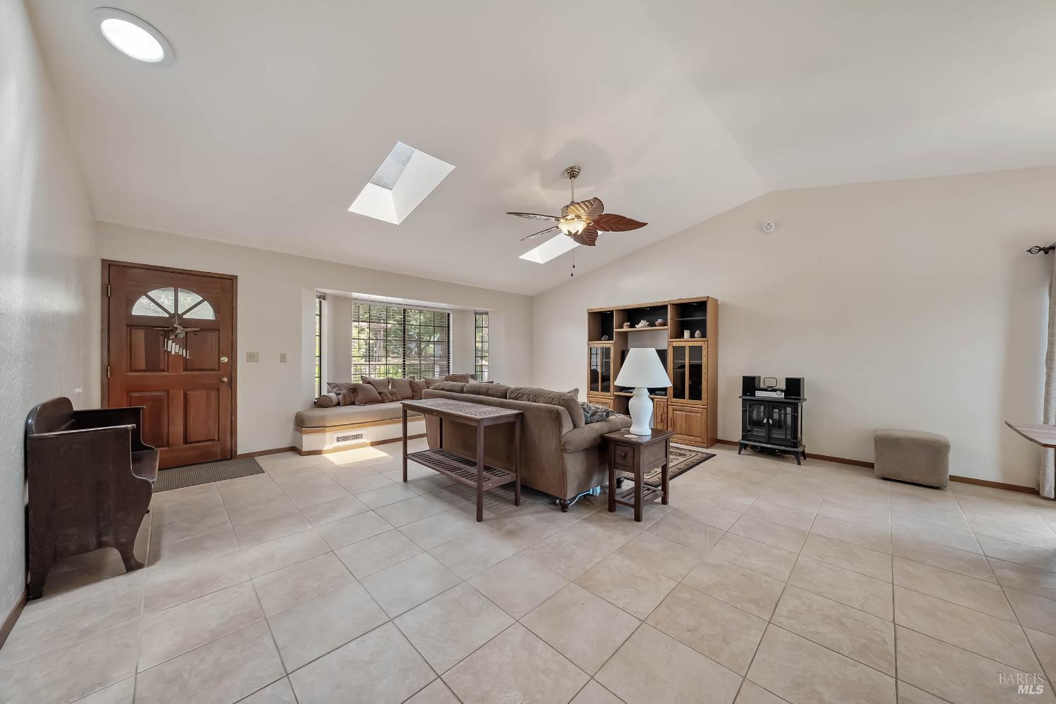 Detail Gallery Image 14 of 47 For 9591 Lassen Dr, Cobb,  CA 95426 - 3 Beds | 2 Baths