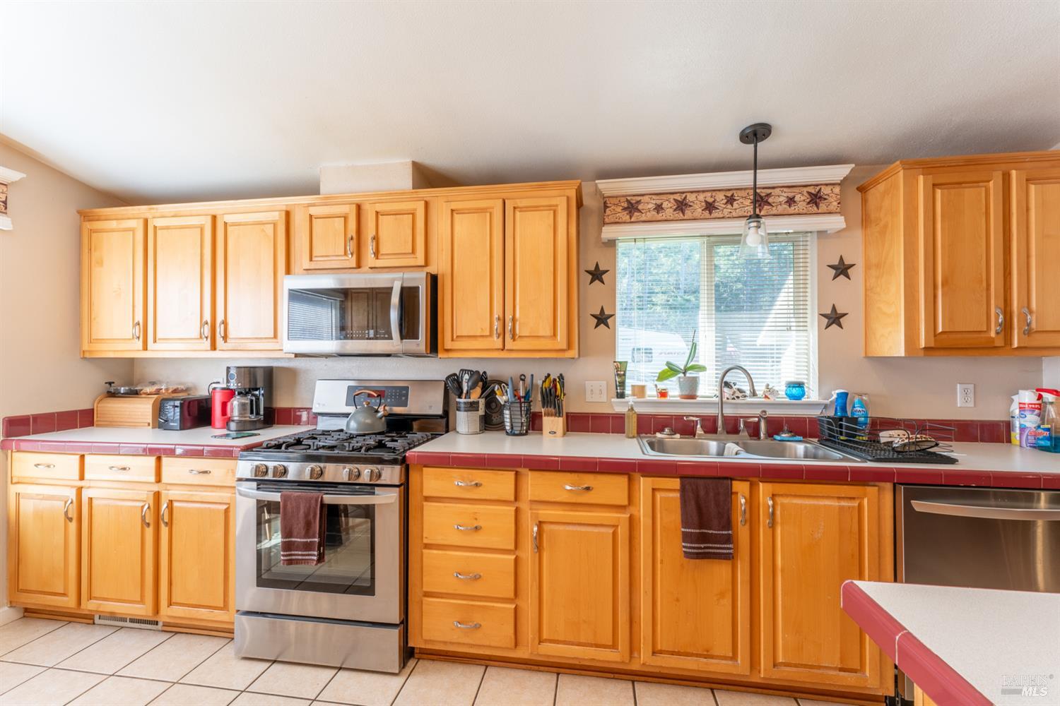 Detail Gallery Image 7 of 23 For 2301 North Road Rd, Laytonville,  CA 95454 - 3 Beds | 2 Baths