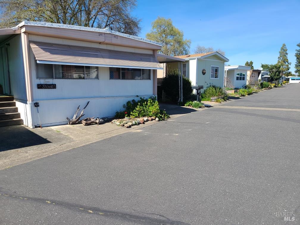 Detail Gallery Image 2 of 18 For 660 Leslie St 49, Ukiah,  CA 95482 - 2 Beds | 2 Baths