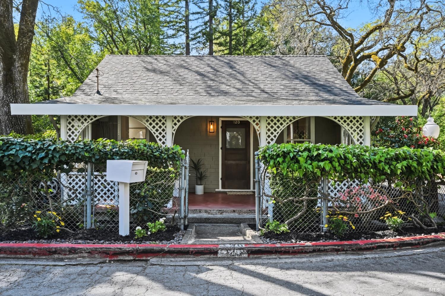 Detail Gallery Image 38 of 49 For 120 Redwood Rd, San Anselmo,  CA 94960 - 3 Beds | 2 Baths
