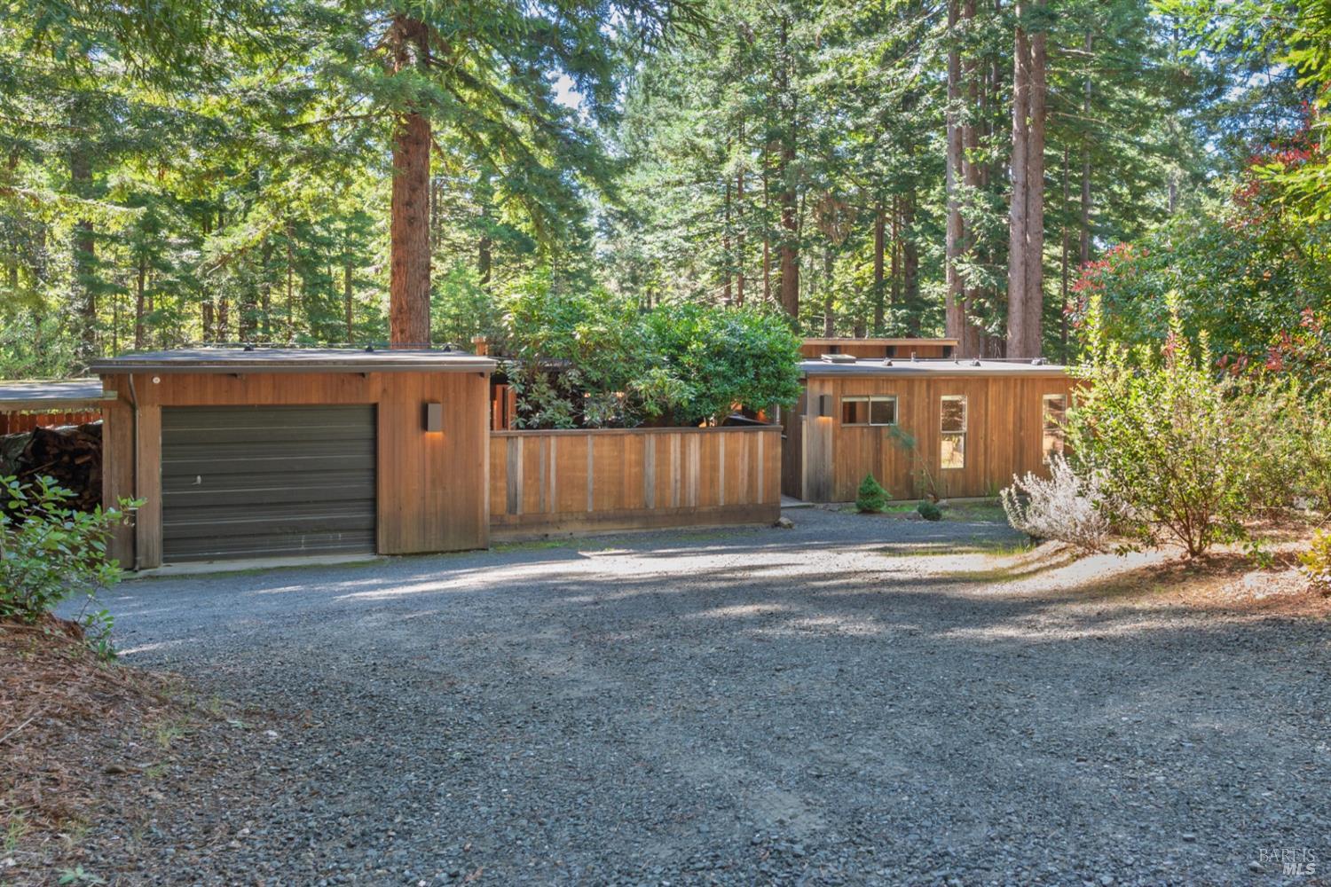 Detail Gallery Image 2 of 36 For 38320 Ocean Ridge Dr, Gualala,  CA 95445 - 2 Beds | 2 Baths