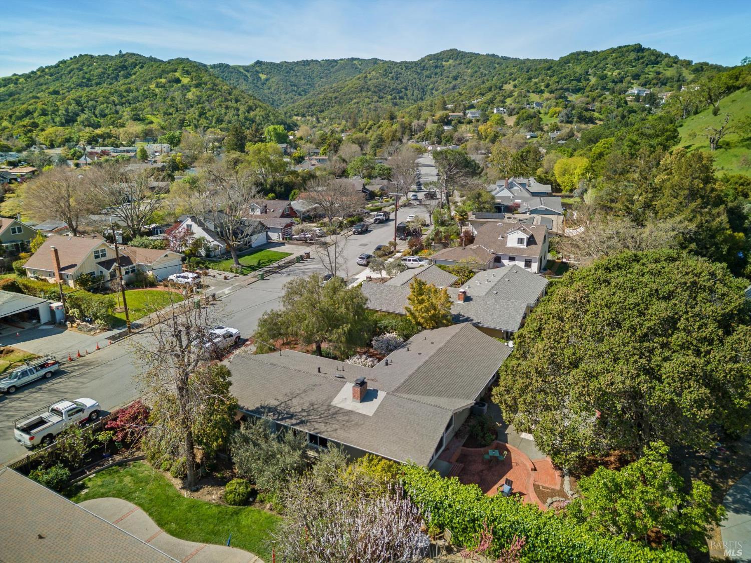 Detail Gallery Image 72 of 81 For 212 Blackstone Dr, San Rafael,  CA 94903 - 3 Beds | 2 Baths