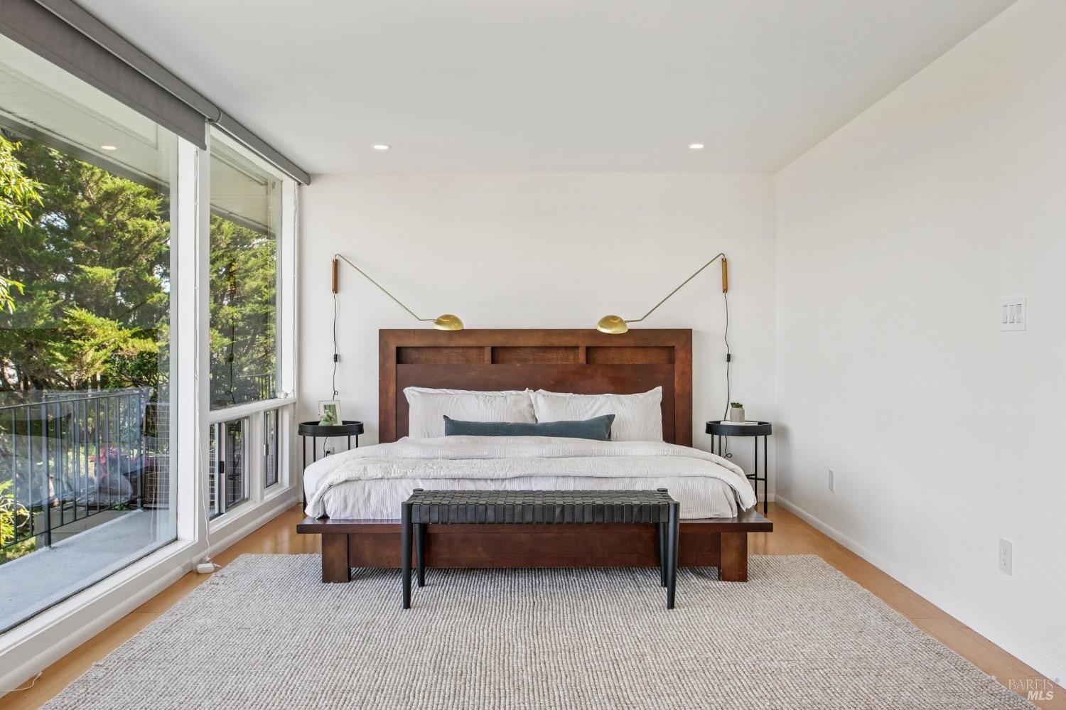 Detail Gallery Image 32 of 49 For 100 Eden Roc Dr, Sausalito,  CA 94965 - 4 Beds | 2 Baths