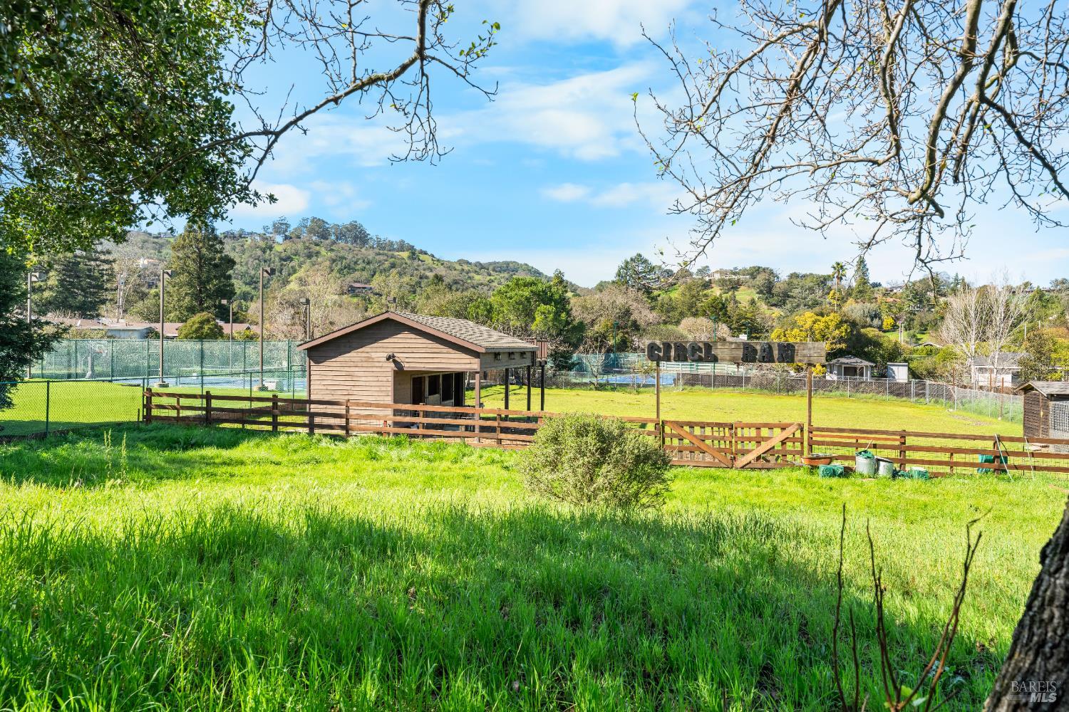 Detail Gallery Image 31 of 48 For 8 Circle Rd, San Rafael,  CA 94903 - – Beds | – Baths