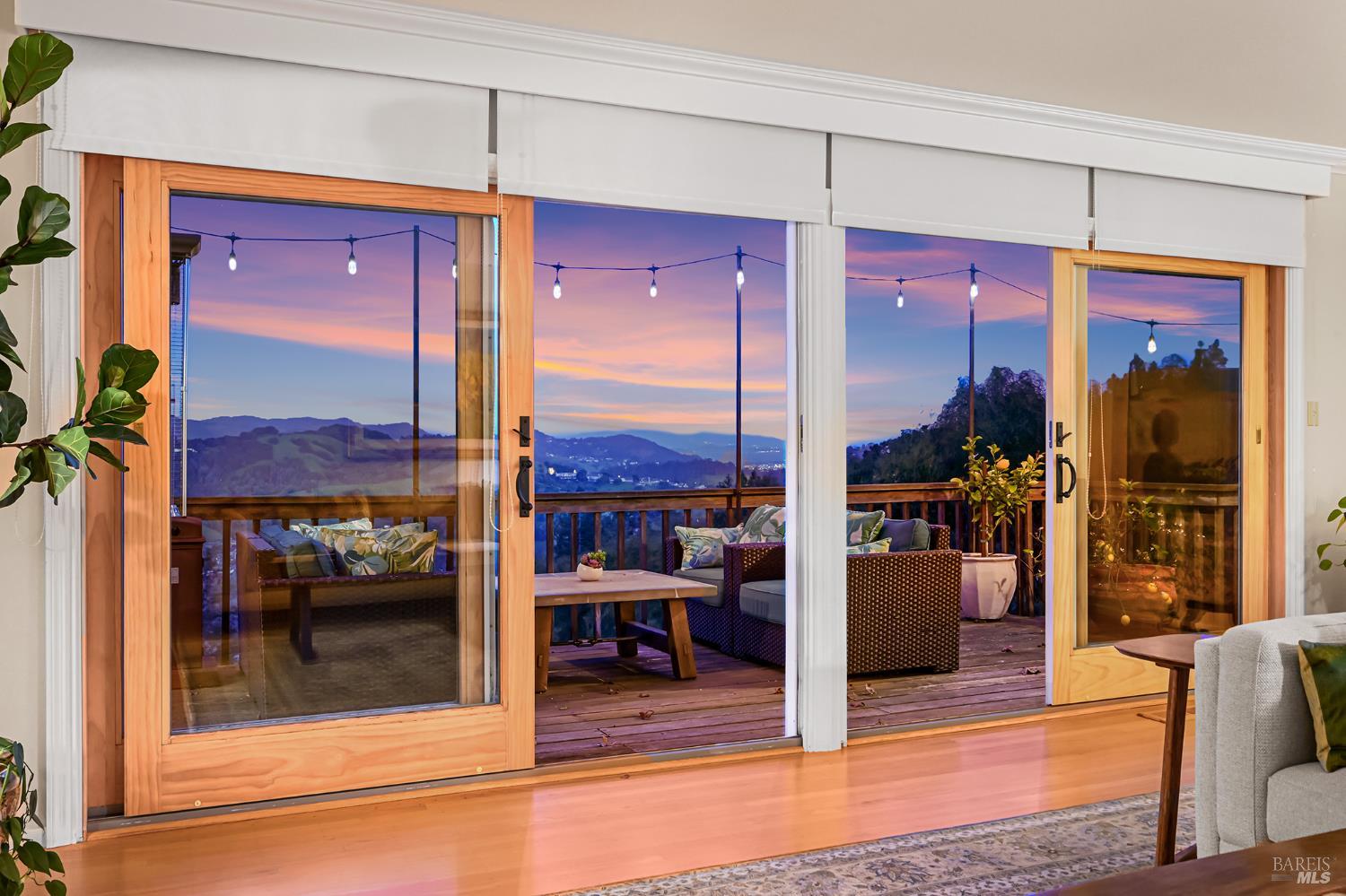 Detail Gallery Image 24 of 65 For 115 Oak Springs Dr, San Anselmo,  CA 94960 - 4 Beds | 3 Baths