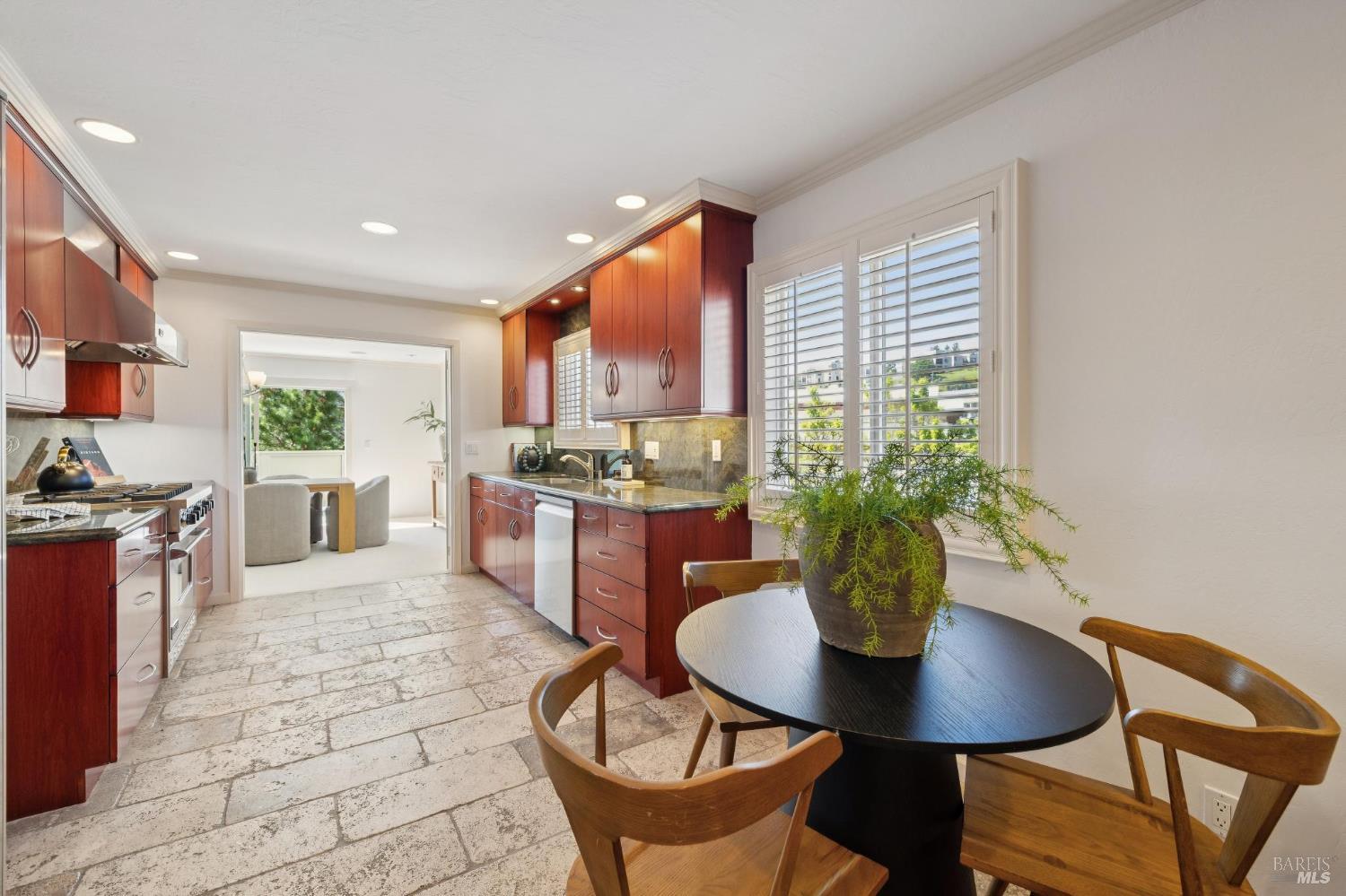 Detail Gallery Image 16 of 41 For 175 Upper via Casitas Unkn #26,  Greenbrae,  CA 94904 - 4 Beds | 2/1 Baths