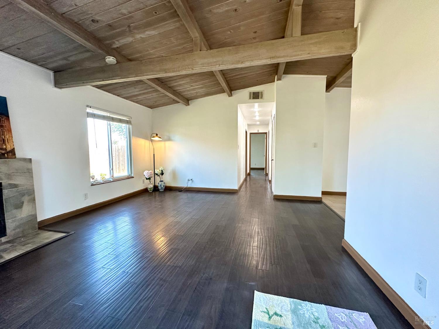 Detail Gallery Image 8 of 54 For 1111 Marionola Way, Pinole,  CA 94564 - 3 Beds | 1/1 Baths