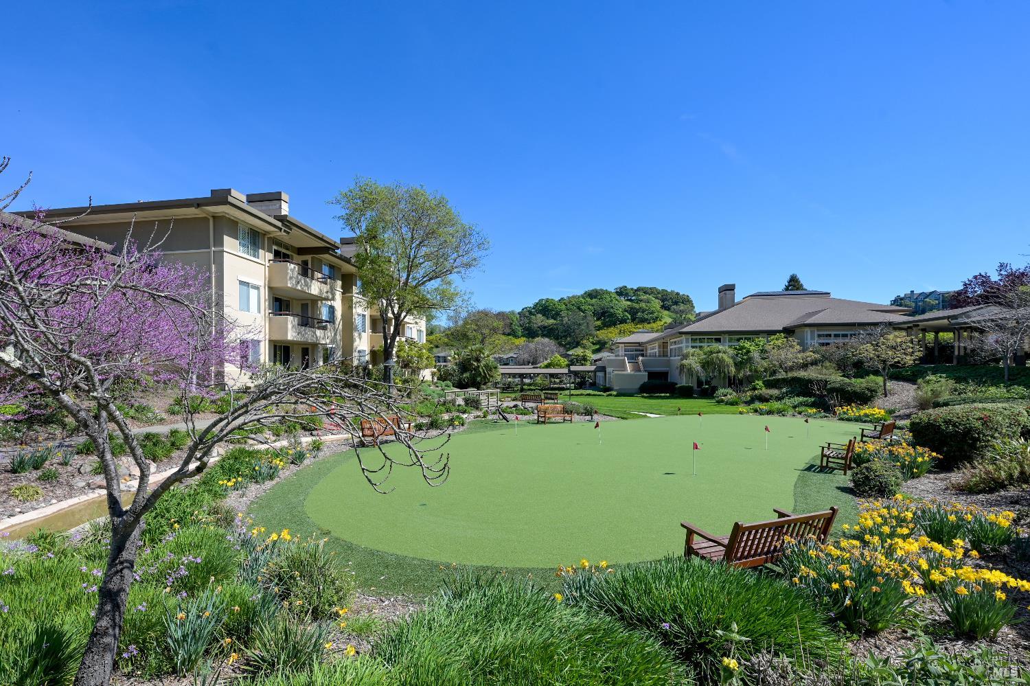 Detail Gallery Image 9 of 15 For 100 Deer Valley Rd 3h,  San Rafael,  CA 94903 - 1 Beds | 1 Baths