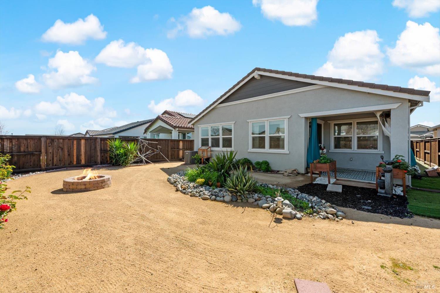 Detail Gallery Image 34 of 47 For 2130 Lark Way, Dixon,  CA 95620 - 3 Beds | 2 Baths