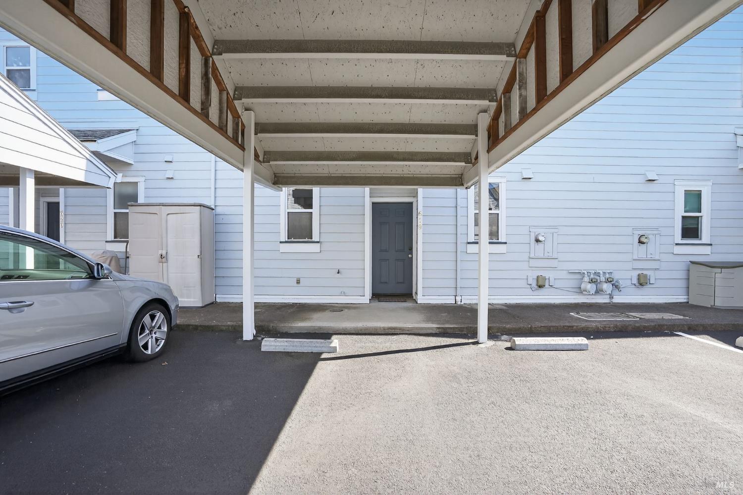 Detail Gallery Image 4 of 30 For 619 Commodore Dr, Richmond,  CA 94804 - 2 Beds | 2/1 Baths