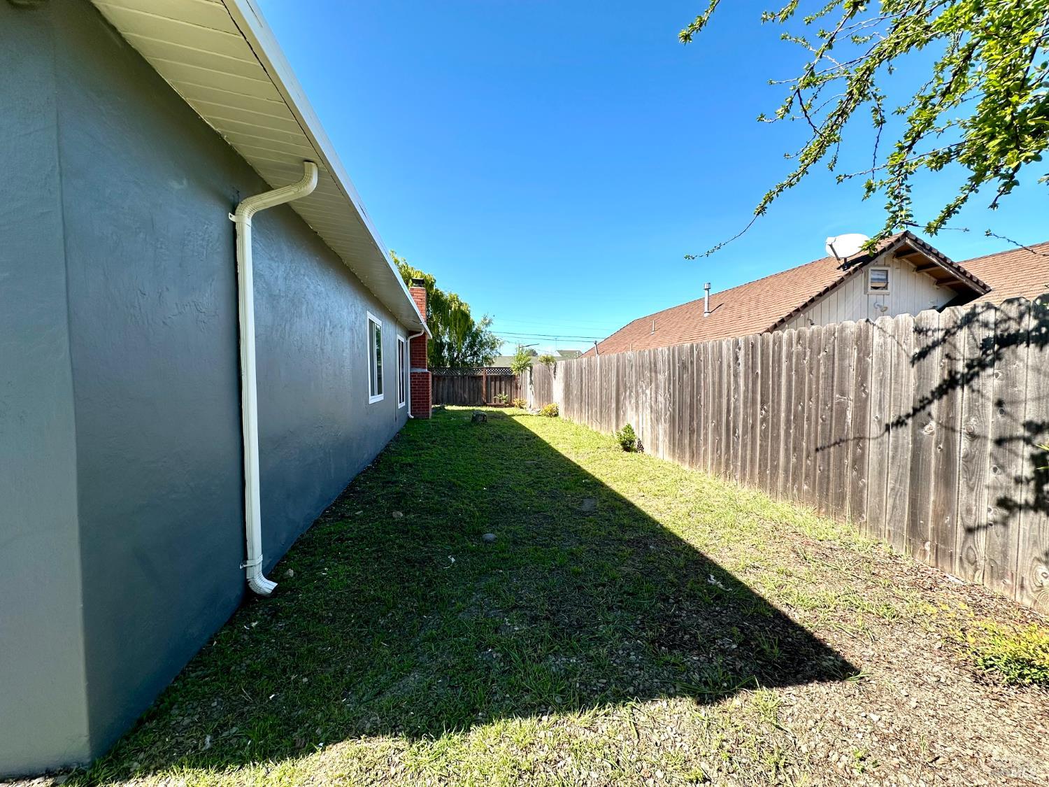 Detail Gallery Image 52 of 54 For 1111 Marionola Way, Pinole,  CA 94564 - 3 Beds | 1/1 Baths