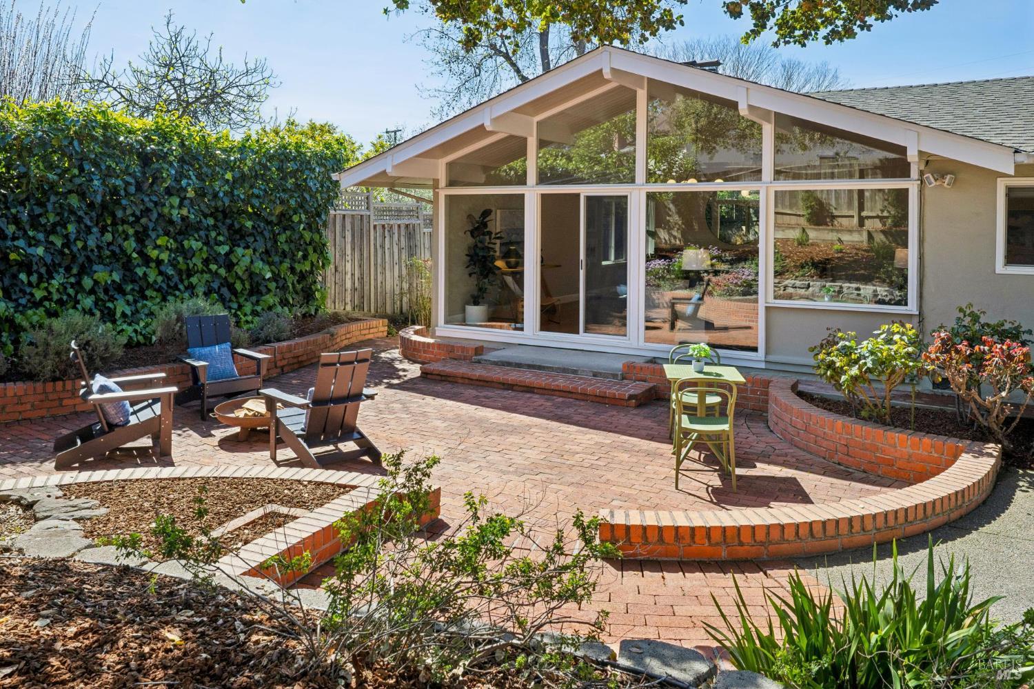 Detail Gallery Image 52 of 81 For 212 Blackstone Dr, San Rafael,  CA 94903 - 3 Beds | 2 Baths