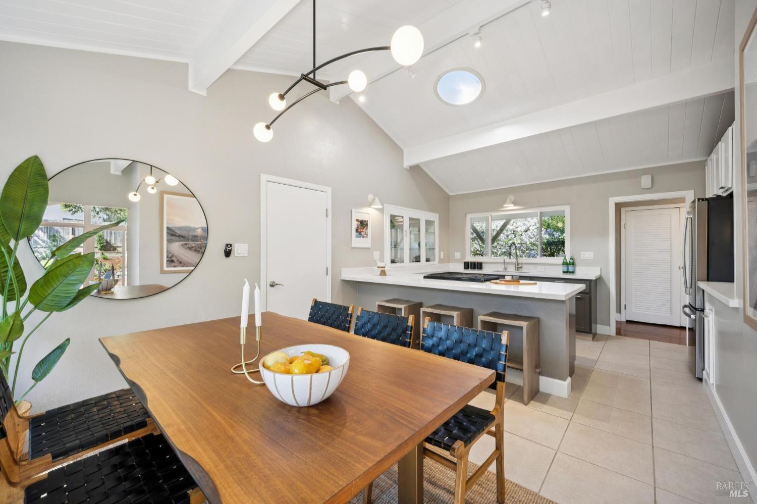 Detail Gallery Image 17 of 81 For 212 Blackstone Dr, San Rafael,  CA 94903 - 3 Beds | 2 Baths