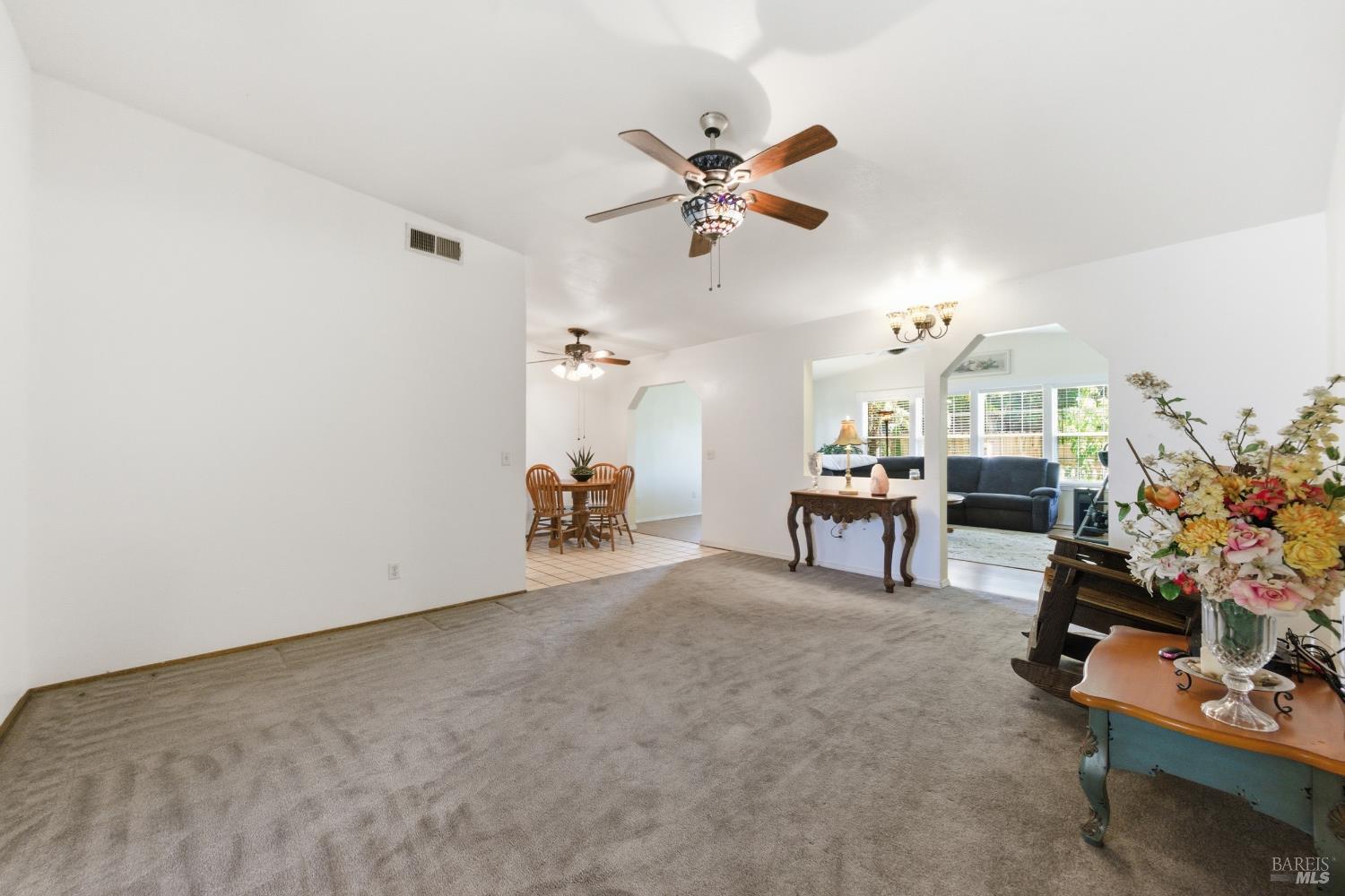 Detail Gallery Image 7 of 43 For 532 Gregory Dr, Vacaville,  CA 95687 - 4 Beds | 2 Baths