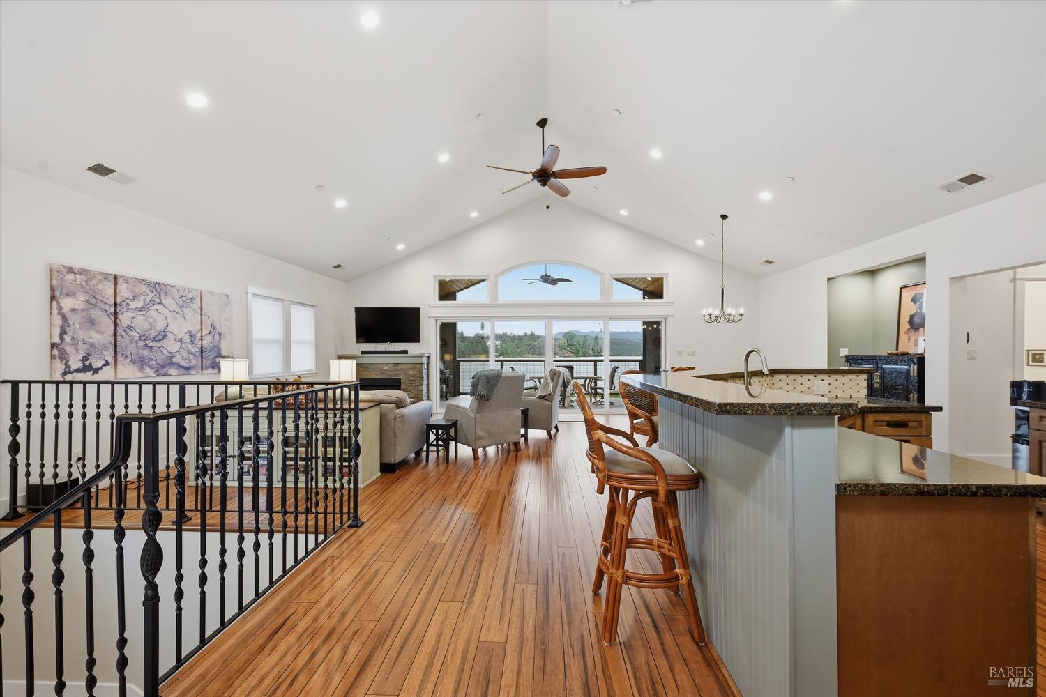 Detail Gallery Image 9 of 57 For 18793 N Shore Dr, Hidden Valley Lake,  CA 95467 - 5 Beds | 3/1 Baths