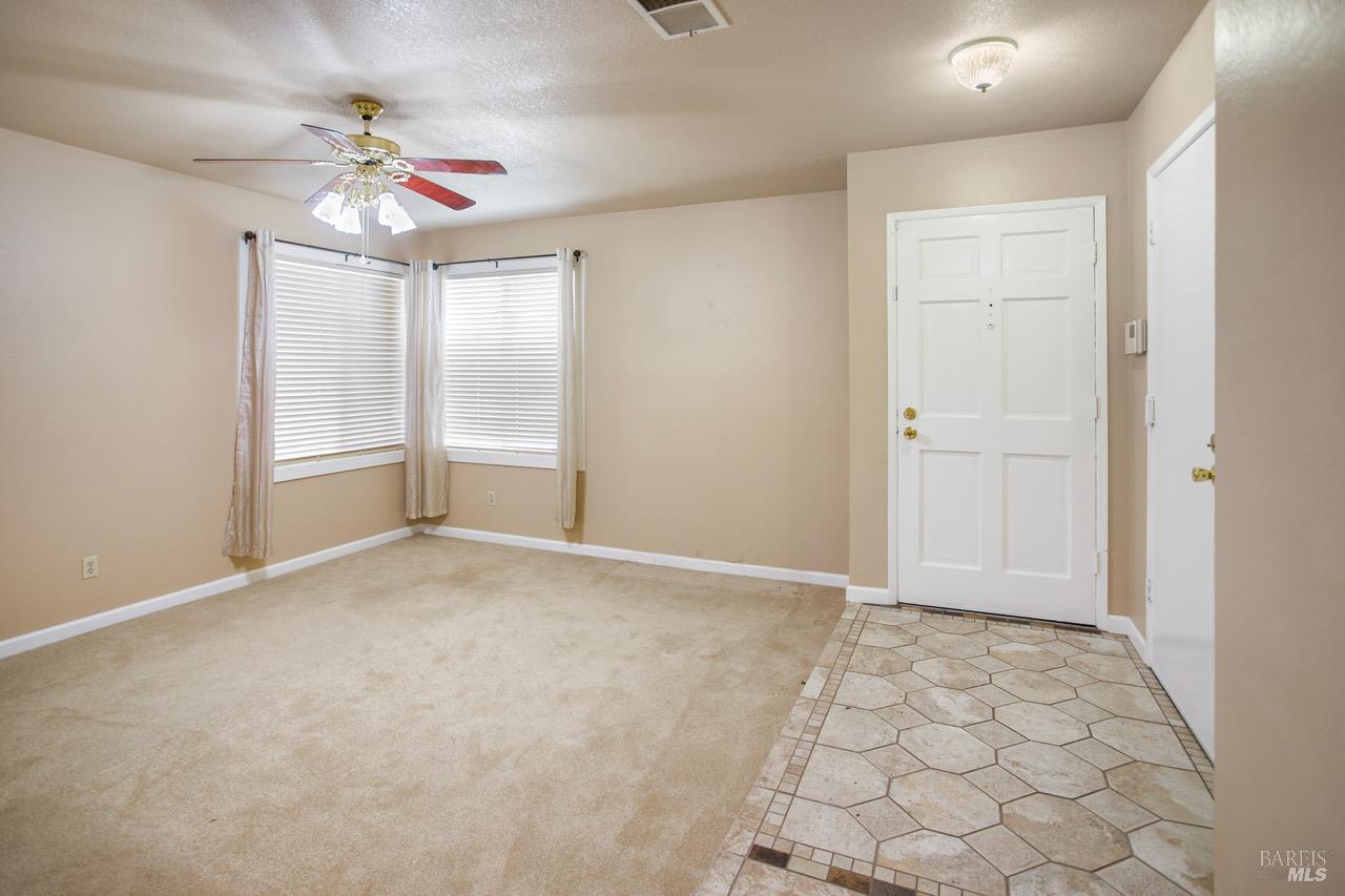 Detail Gallery Image 10 of 38 For 2505 Copperfield Dr, Santa Rosa,  CA 95401 - 4 Beds | 2 Baths