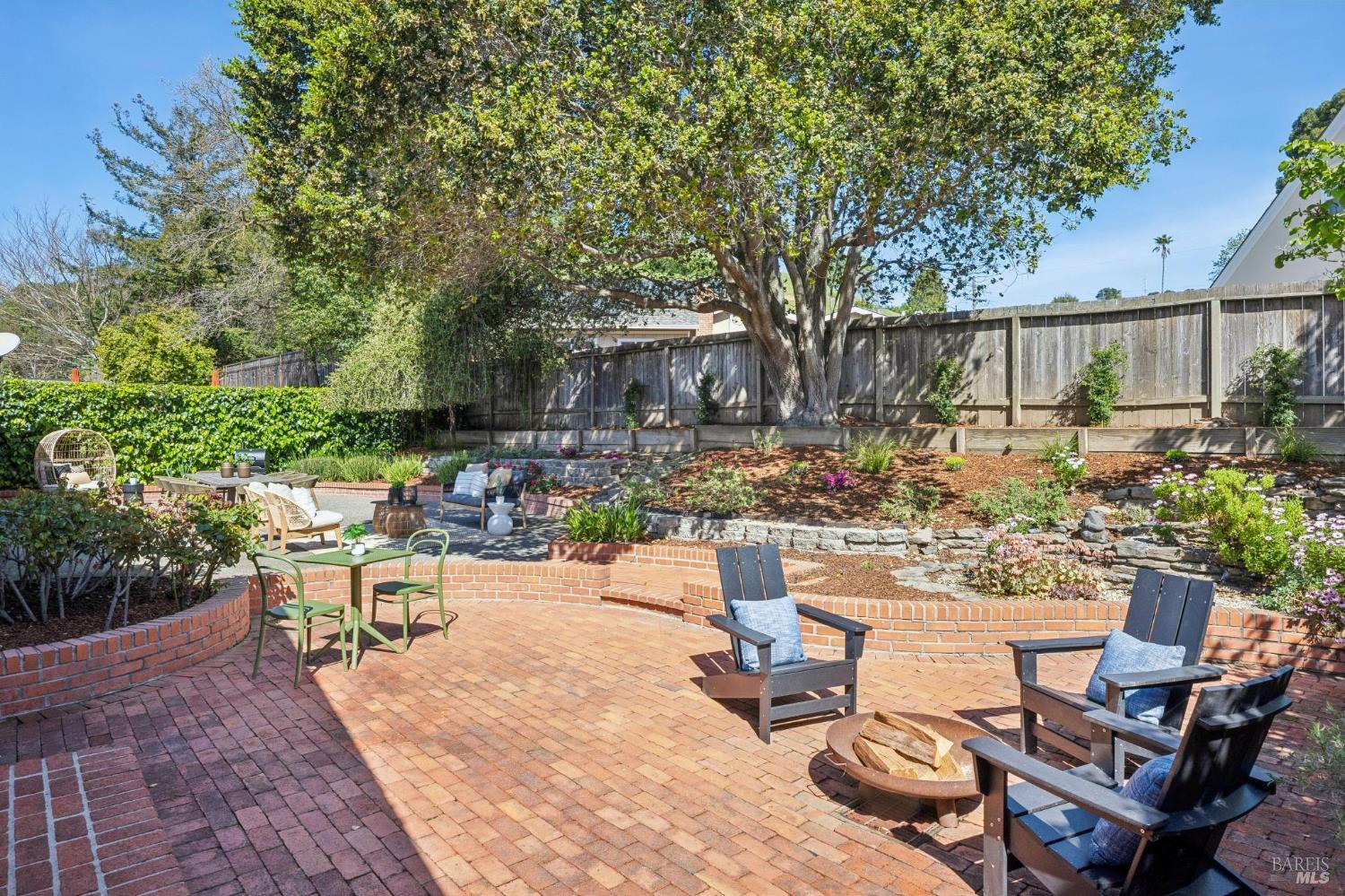 Detail Gallery Image 48 of 81 For 212 Blackstone Dr, San Rafael,  CA 94903 - 3 Beds | 2 Baths