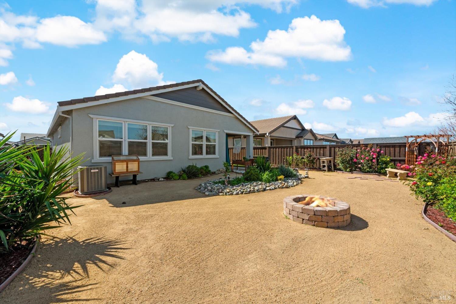 Detail Gallery Image 33 of 47 For 2130 Lark Way, Dixon,  CA 95620 - 3 Beds | 2 Baths