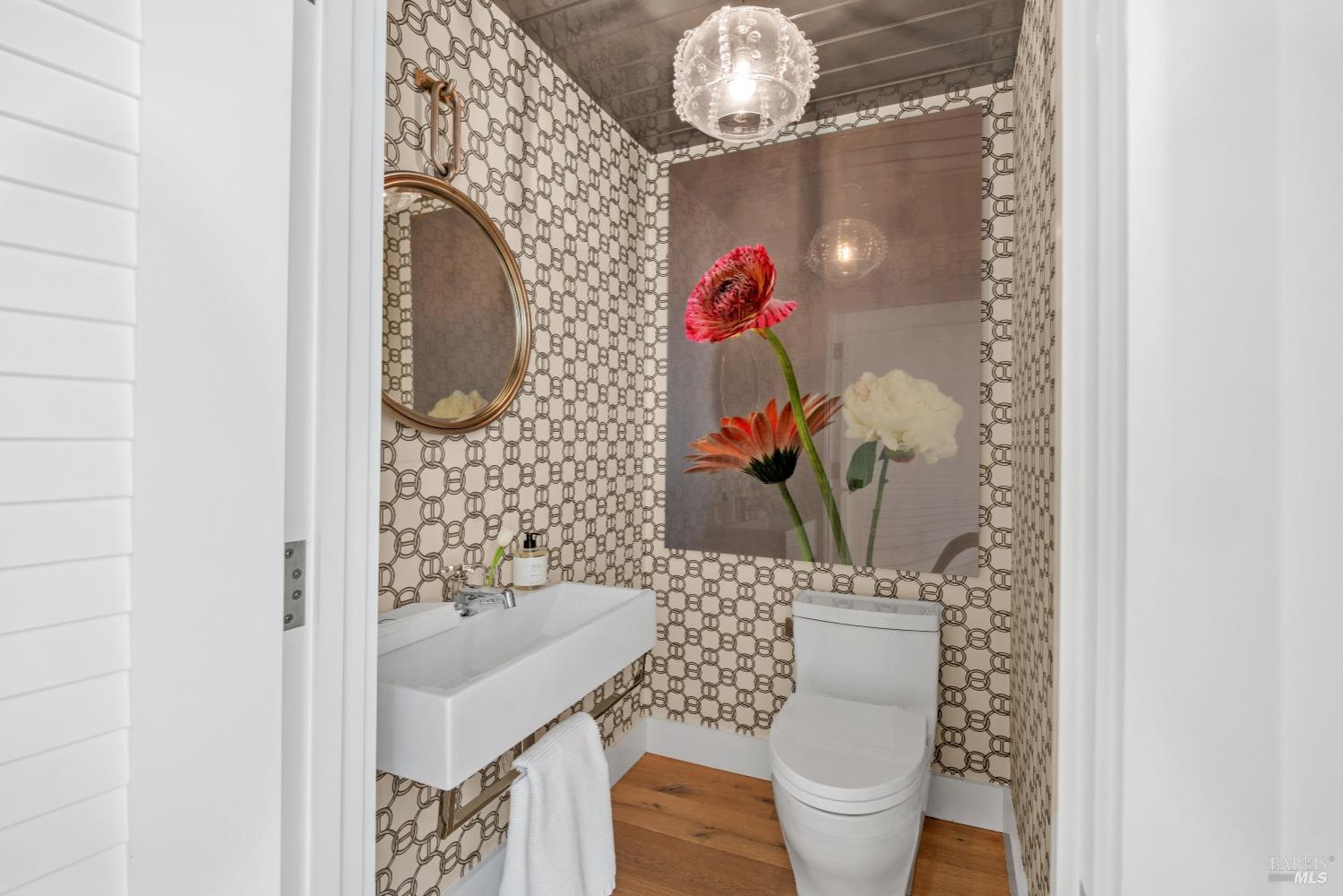 Detail Gallery Image 22 of 66 For 27 West Shore Rd, Belvedere,  CA 94920 - 4 Beds | 2/1 Baths