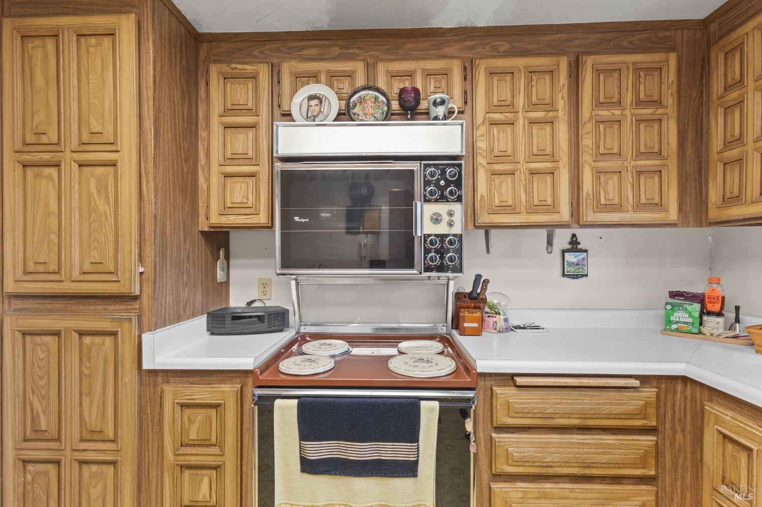 Detail Gallery Image 9 of 28 For 206 Millbrook Way, Vacaville,  CA 95687 - 5 Beds | 2/1 Baths