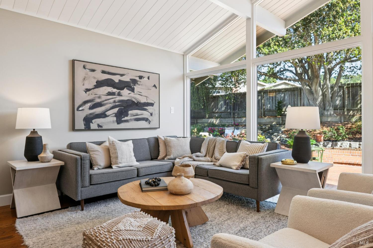 Detail Gallery Image 8 of 81 For 212 Blackstone Dr, San Rafael,  CA 94903 - 3 Beds | 2 Baths