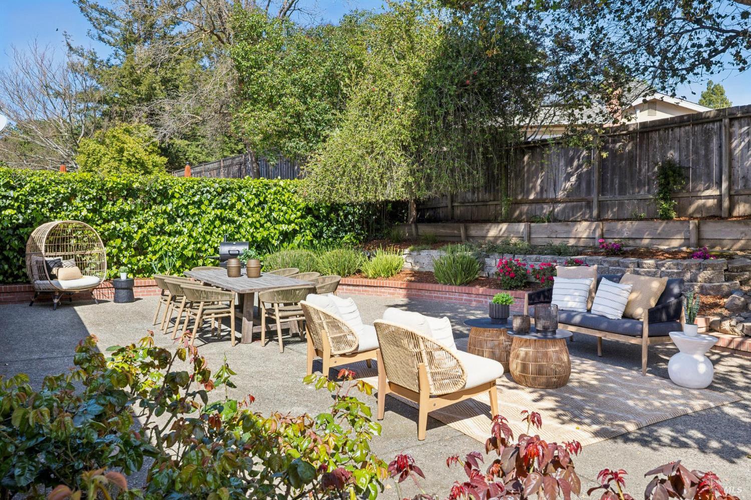 Detail Gallery Image 56 of 81 For 212 Blackstone Dr, San Rafael,  CA 94903 - 3 Beds | 2 Baths