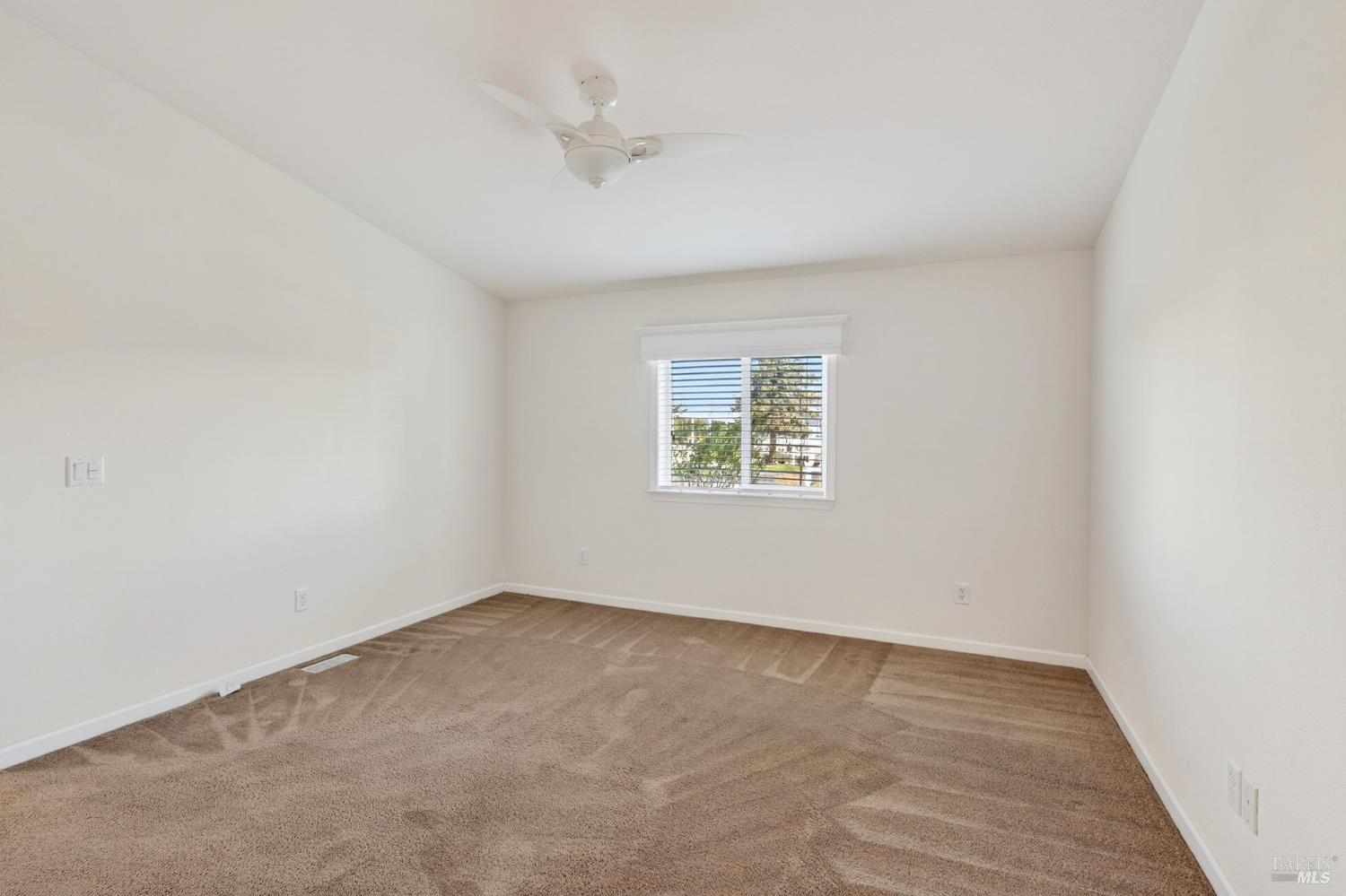 Detail Gallery Image 15 of 25 For 301 Robert Way, Napa,  CA 94558 - 2 Beds | 2 Baths