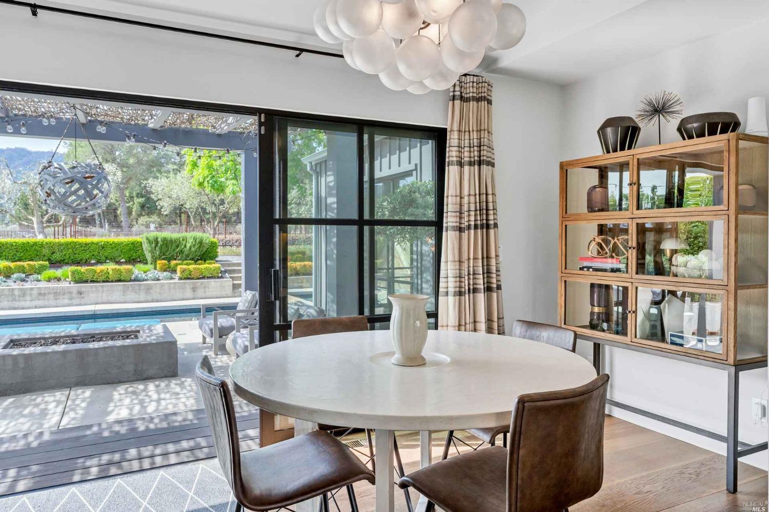 Detail Gallery Image 5 of 32 For 1005 Valley View St, Saint Helena,  CA 94574 - 2 Beds | 2/1 Baths