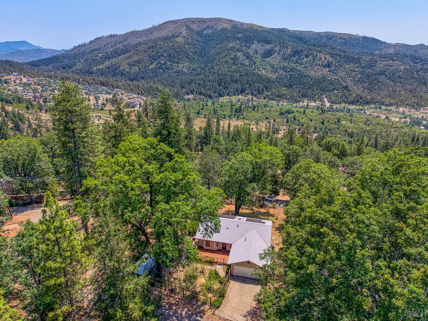 Detail Gallery Image 3 of 47 For 9591 Lassen Dr, Cobb,  CA 95426 - 3 Beds | 2 Baths