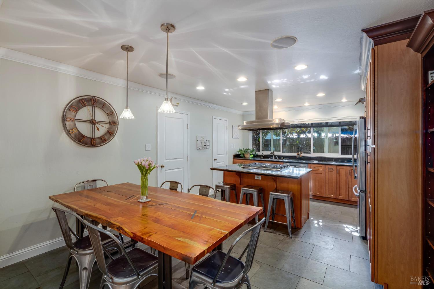 Detail Gallery Image 11 of 35 For 4423 Dove Ct, Napa,  CA 94558 - 3 Beds | 2 Baths
