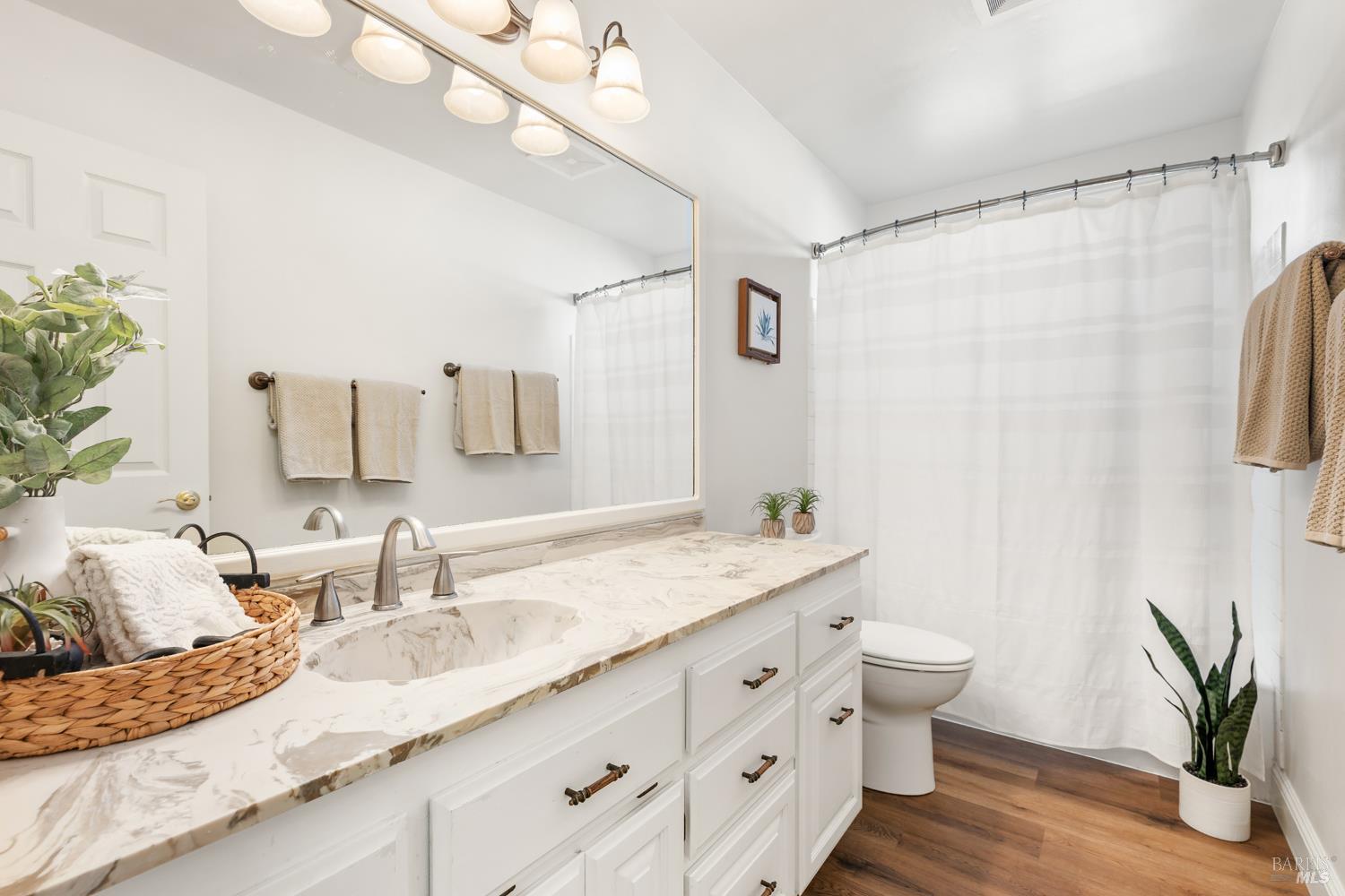 Detail Gallery Image 24 of 42 For 700 Granada Ln, Vacaville,  CA 95688 - 4 Beds | 2 Baths