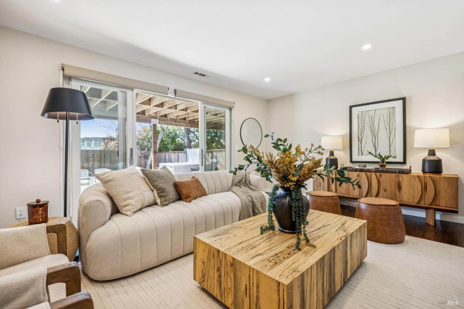 Detail Gallery Image 14 of 33 For 36 Bonnie Banks Way, San Rafael,  CA 94901 - 4 Beds | 3 Baths