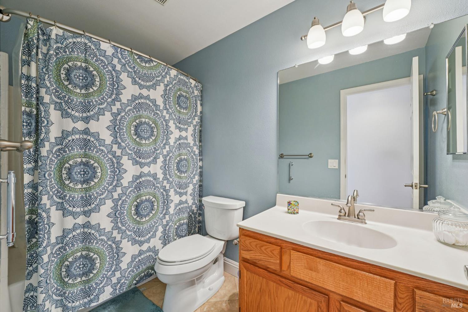 Detail Gallery Image 14 of 37 For 719 Hackberry Ct, Windsor,  CA 95492 - 3 Beds | 2 Baths