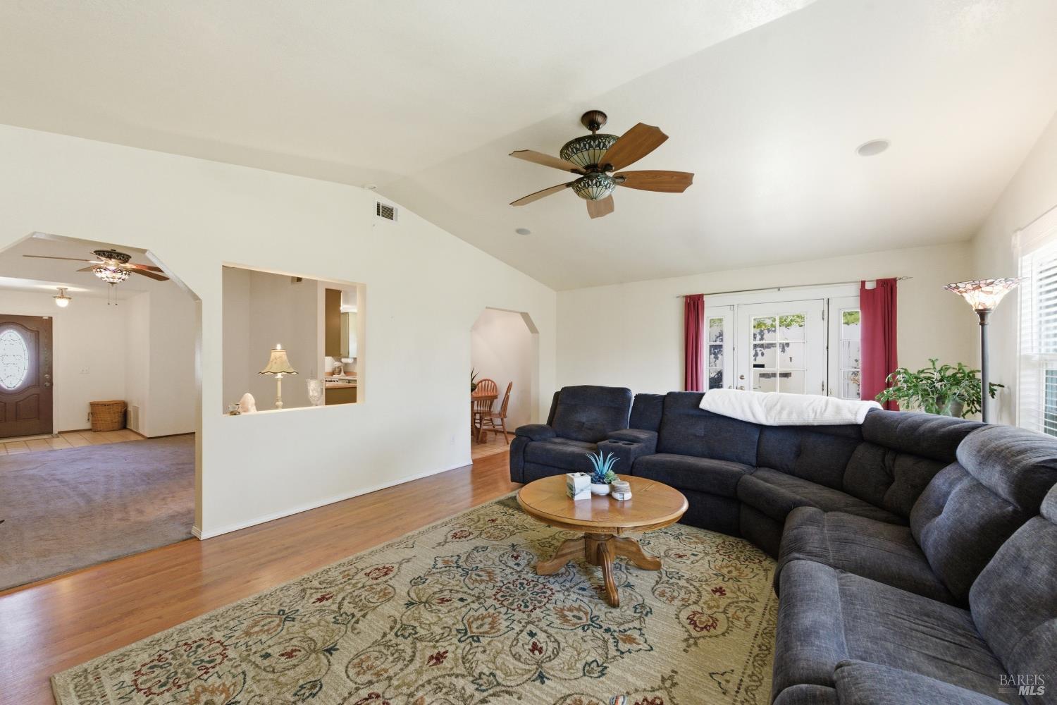 Detail Gallery Image 13 of 43 For 532 Gregory Dr, Vacaville,  CA 95687 - 4 Beds | 2 Baths