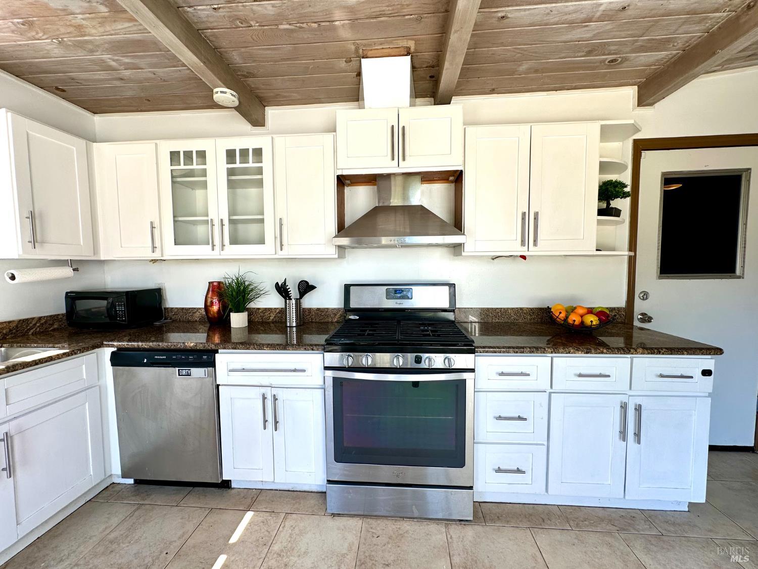 Detail Gallery Image 15 of 54 For 1111 Marionola Way, Pinole,  CA 94564 - 3 Beds | 1/1 Baths