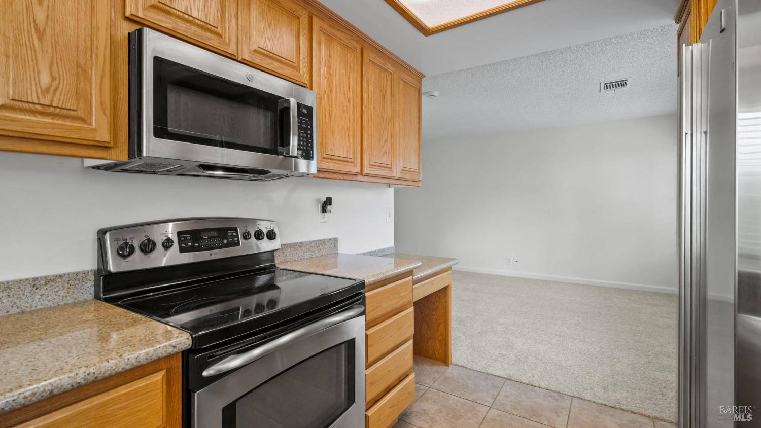 Detail Gallery Image 19 of 37 For 501 Asbury Ln, Fairfield,  CA 94533 - 3 Beds | 2 Baths