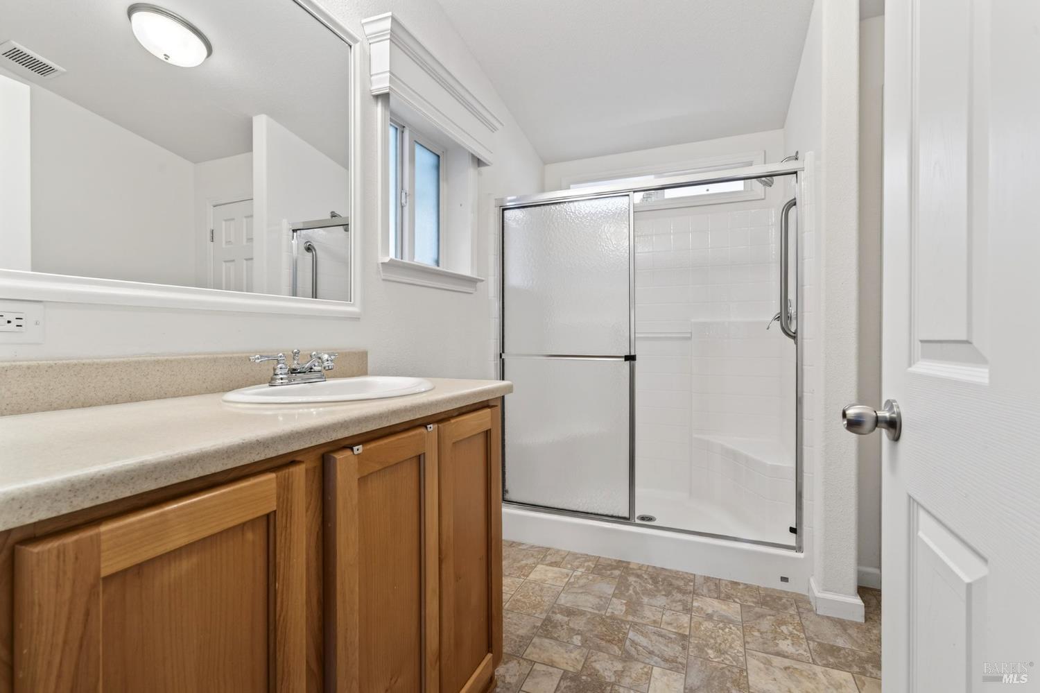 Detail Gallery Image 19 of 25 For 301 Robert Way, Napa,  CA 94558 - 2 Beds | 2 Baths