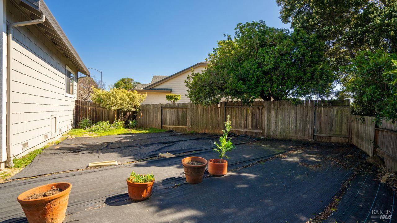 Detail Gallery Image 33 of 45 For 171 Ancheta Pl, Vallejo,  CA 94591 - 4 Beds | 2/1 Baths