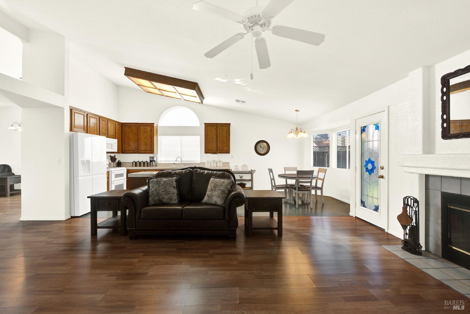 Detail Gallery Image 16 of 50 For 675 Brians Way, Dixon,  CA 95620 - 3 Beds | 2 Baths