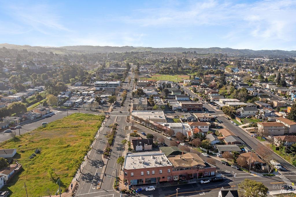 Detail Gallery Image 6 of 48 For 205 Pacific Ave #213,  Rodeo,  CA 94572 - 3 Beds | 5 Baths