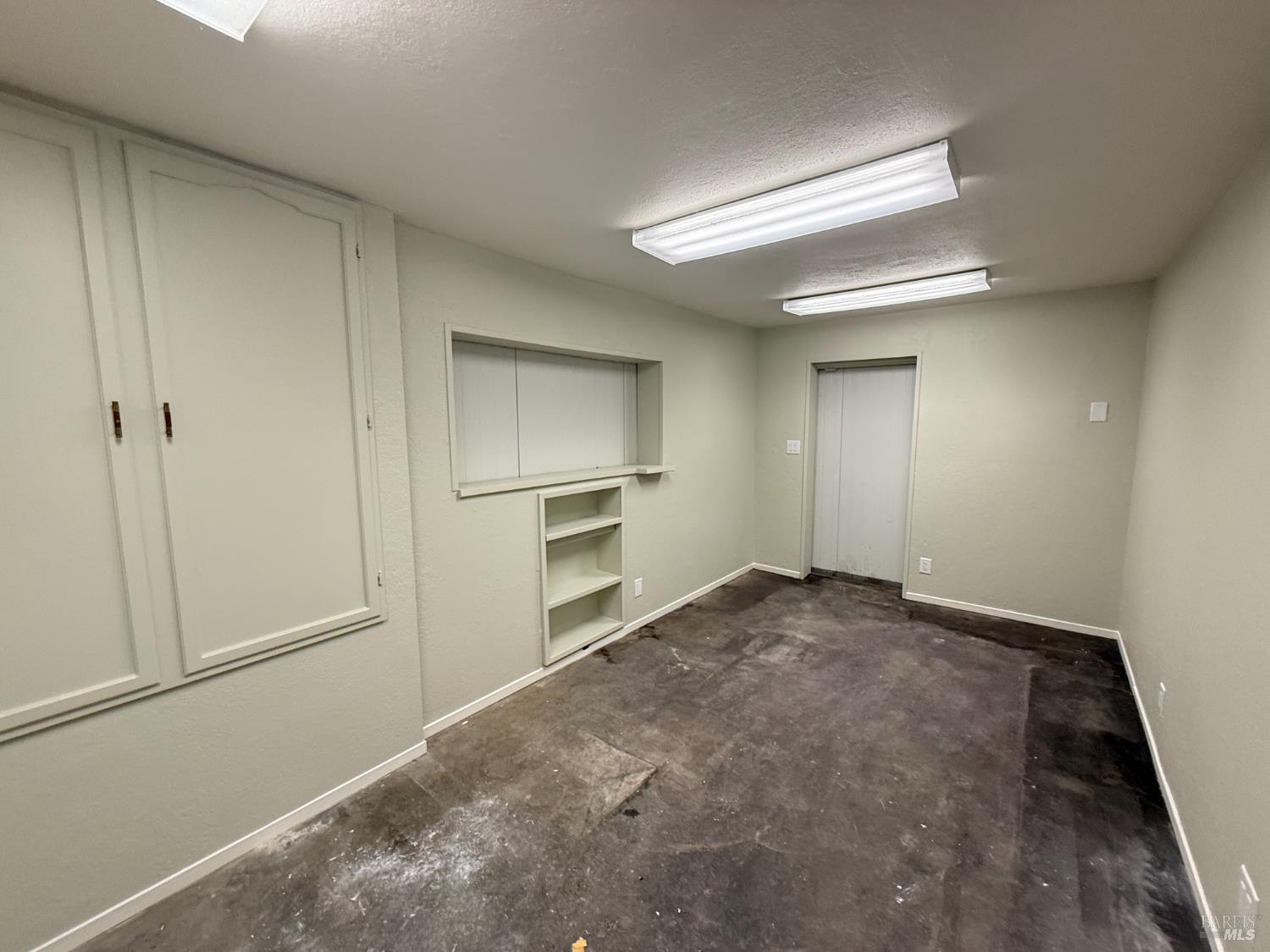 Detail Gallery Image 4 of 6 For 1500 Grove St, Healdsburg,  CA 95448 - – Beds | – Baths