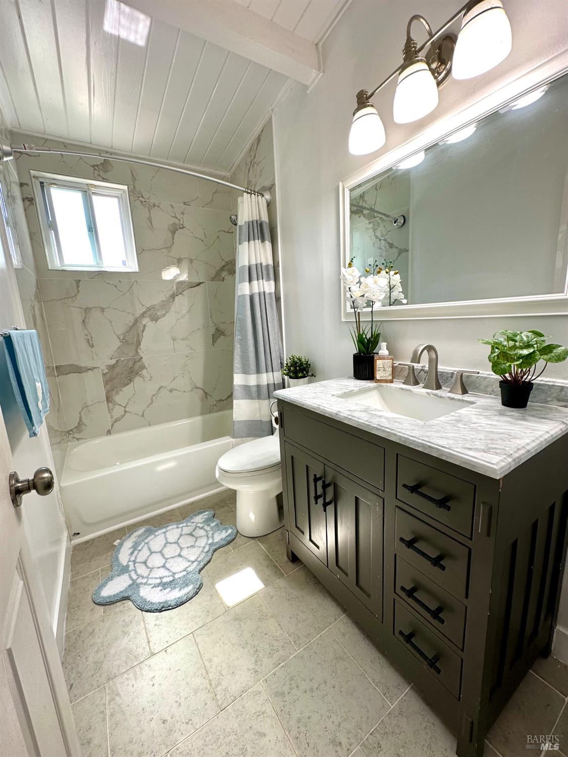 Detail Gallery Image 19 of 54 For 1111 Marionola Way, Pinole,  CA 94564 - 3 Beds | 1/1 Baths