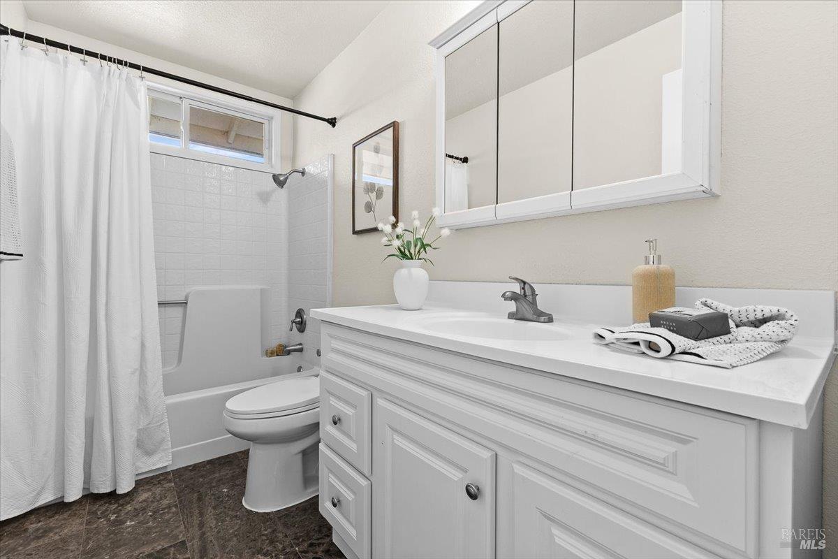 Detail Gallery Image 44 of 60 For 9524 Sheffield St, Windsor,  CA 95492 - 4 Beds | 3 Baths