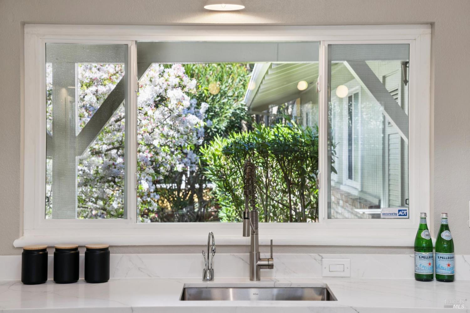 Detail Gallery Image 23 of 81 For 212 Blackstone Dr, San Rafael,  CA 94903 - 3 Beds | 2 Baths